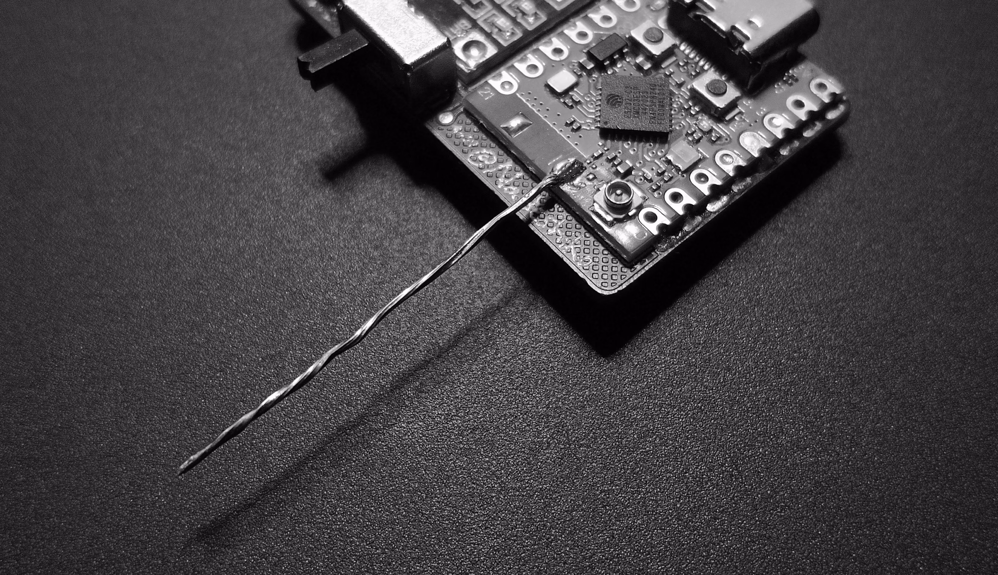 Wire antenna soldered to C3 chip antenna pad